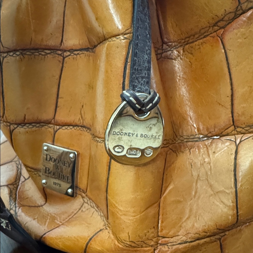 Vintage Dooney & Bourke Woven Beige and Dark Brown Handbag - Picture 14 of 14